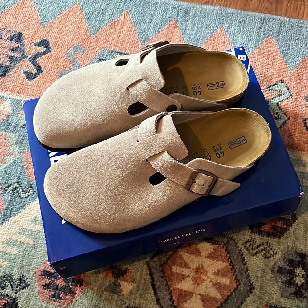 Birkenstock Clogs - Taupe!